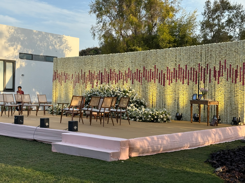 Luxury entry arch decoration with pink and red florals